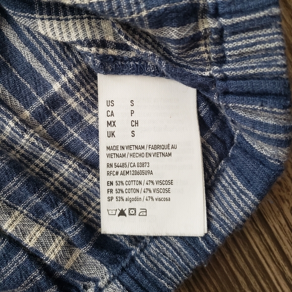 American Eagle Crop Top - Picture 3 of 4